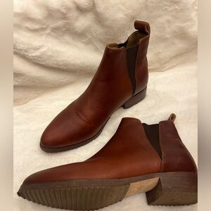 Nisolo woman’s Eva Brown Leather Chelsea Boots 7.5 Auburn